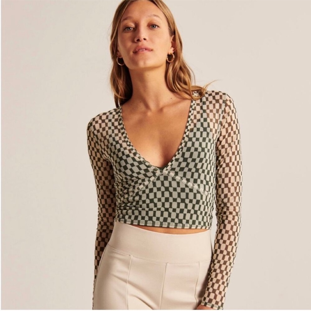 NWOT Abercrombie Green Checkered V-Neck Long Sleeve Top Size Small